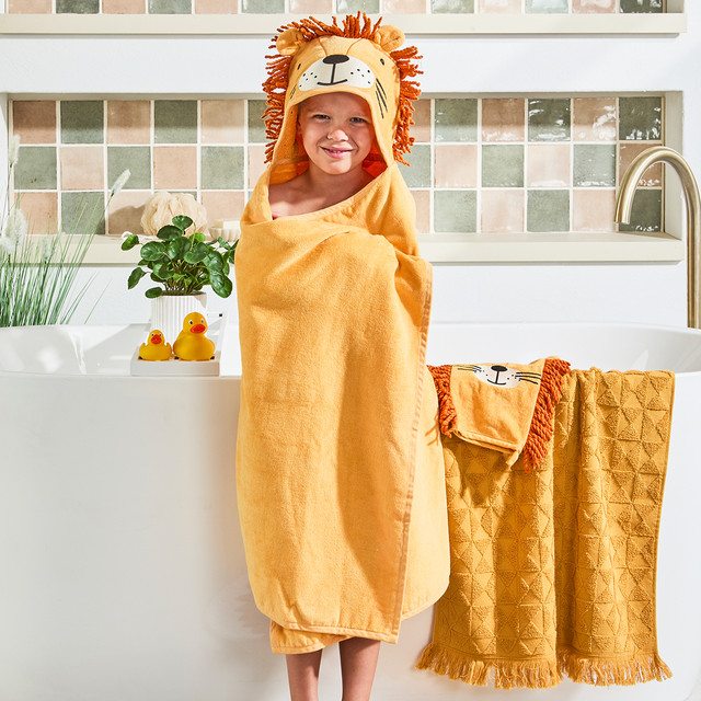 Kids Lion Hooded Towel