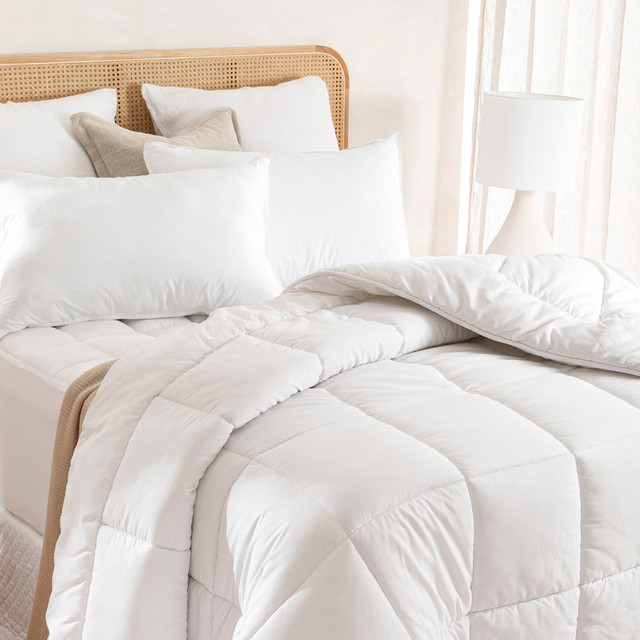Classic Collection 350gsm Microfibre Quilt 12 Classic Collection 350gsm Microfibre Quilt